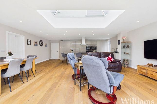 28 Langdon Avenue, Aylesbury photo 4