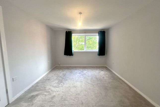 104b, OXFORD photo 4