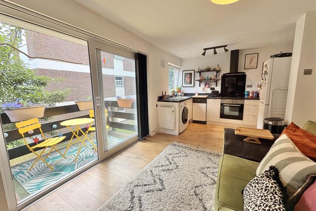 Flat 4, Browns Court, Birmingham photo 2