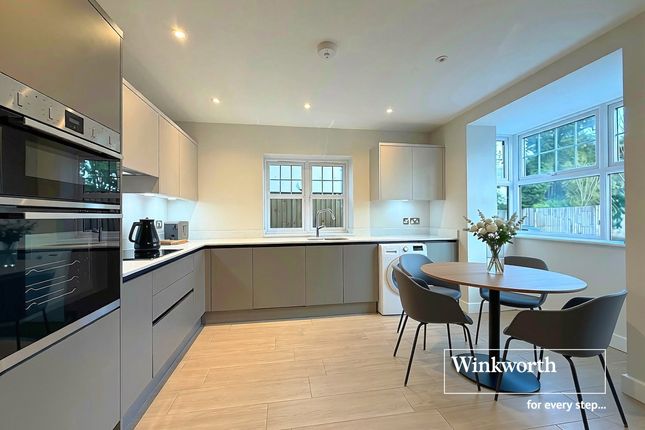 Fairway View Close, Ferndown photo 2