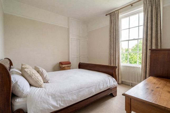 8 Jeffreys Court, Jeffreys Road, London photo 3