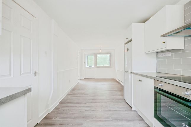 352, Chapel Wood, Cardiff photo 4