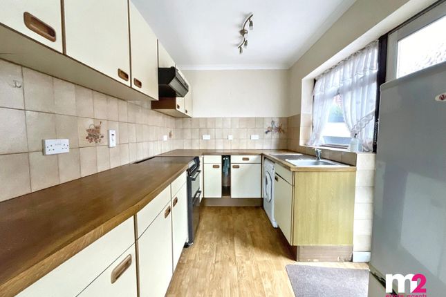 15, Catalpa Close, Newport photo 4