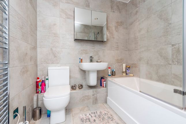 Flat for sale in Chilton Court, Liverpool
