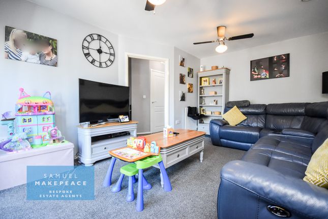 21, Woodcastle Crescent, Newcastle photo 2