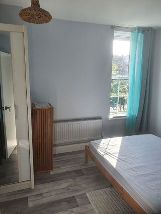 Thumbnail Flat to rent in Wakefield House, Goldsmith Road, London