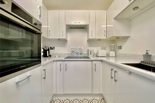 Flat 10, Homebreeze House,, Beach Street, Lancashire photo 3