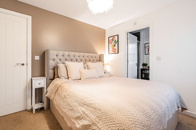 Bicton Close, Bicester photo 4