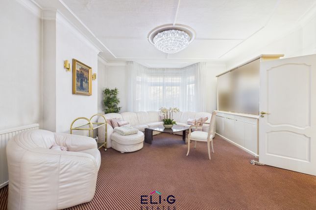 44 Eastside Road, London photo 3