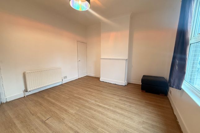57, Ashton Road, Luton photo 3