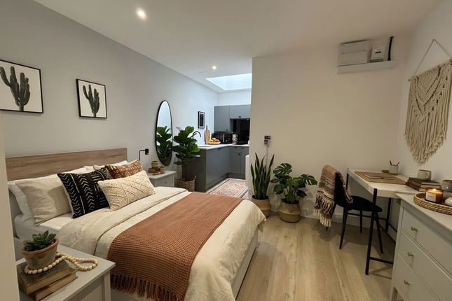 Studio flat on Denmark, Aspect Point, Wentworth Street, £800/mo