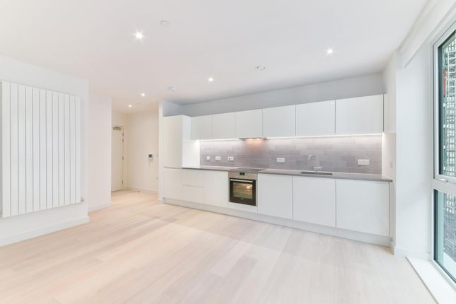 Flat for sale in Flagship House, Royal Wharf, London