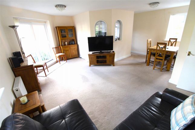Flat for sale in Cavell Drive, Enfield, Middlesex