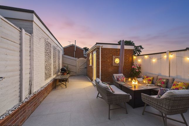 12 Brill Close, Marlow photo 2