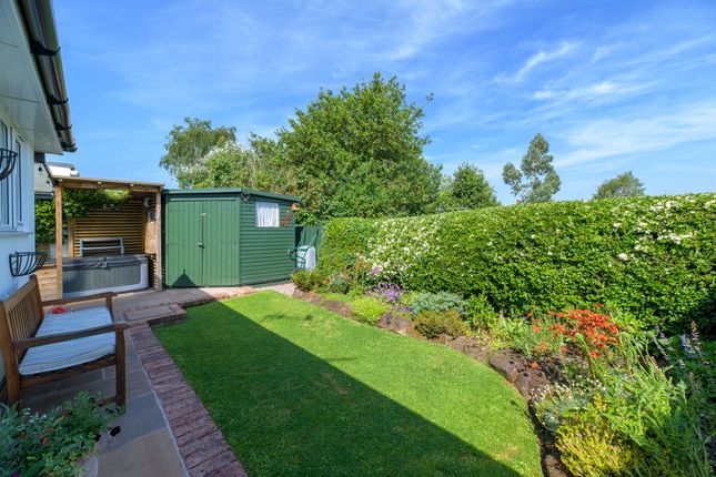 10 Bickerton Avenue, Frodsham photo 4