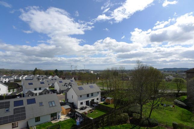 Flat to rent in 45 Speckled Wood Court, Dundee