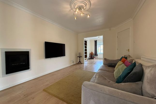 9, Pickwick Drive Catcliffe, Rotherham photo 4