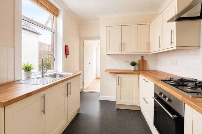 Room 3, 36, Avenue Road, Gosport photo 5
