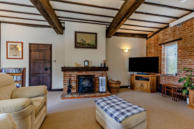 Toad Hall, Wymondham Road Hethel, Norwich photo 4