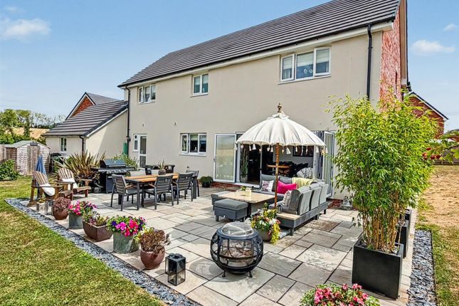 2, Oakview Close, Hereford photo 2
