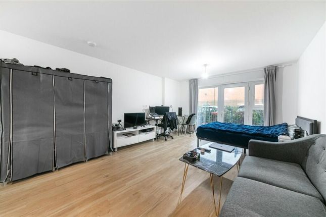 Thumbnail Studio to rent in Beaufort Square, London