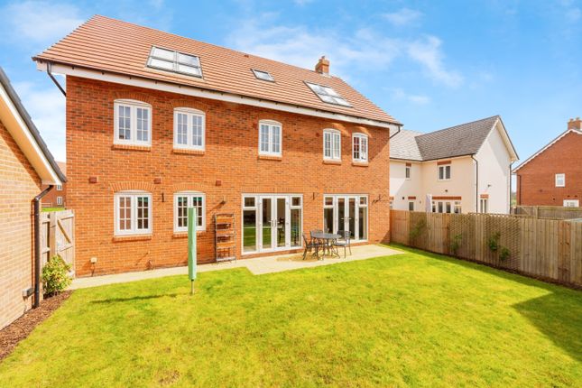 Detached house for sale in Croxden Gardens, Bedford, Bedfordshire