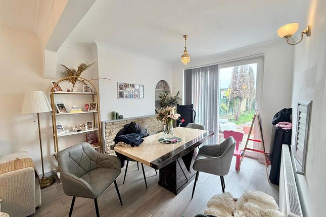 2, Shaldon Road, Edgware photo 2