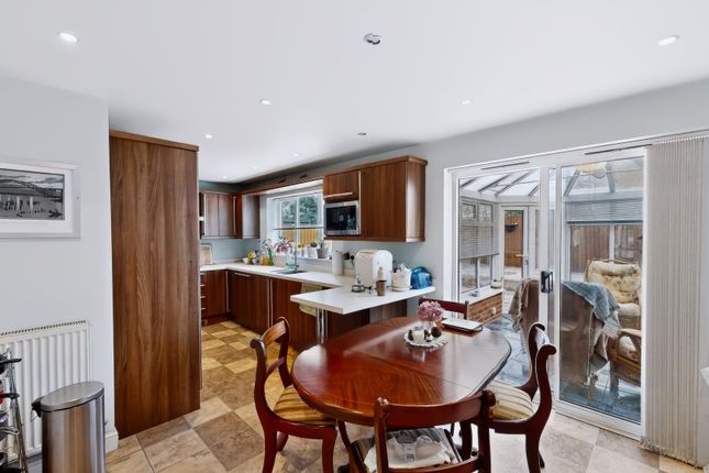 6 Farleigh Close, Bolton photo 4