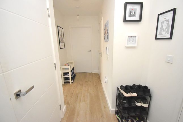 95, Merriam Close, Highams Park photo 4