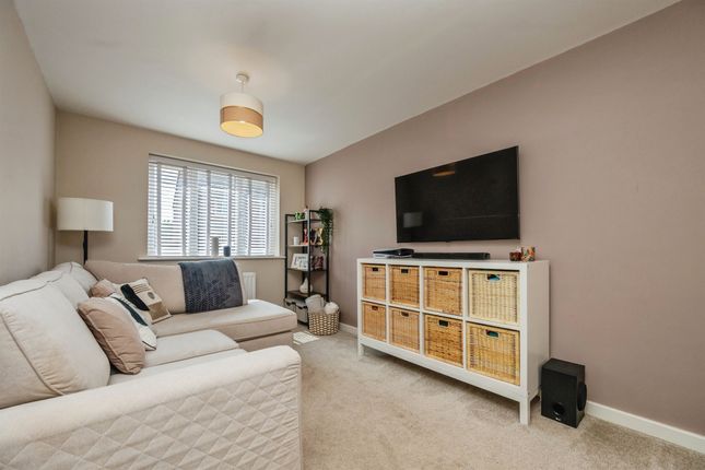 19, Acorn Road, Kidderminster photo 4