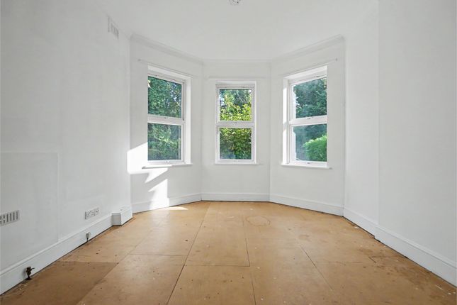 107 Flat 1, Leigham Vale, London photo 3