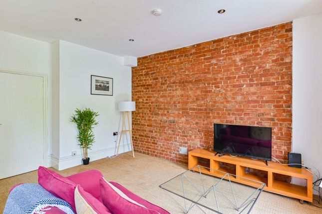 Palliser Road, West Kensington photo 4