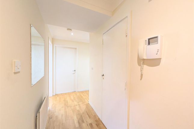 Flat 17, 112, The Avenue, Wembley photo 2