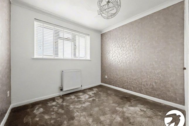 2, Corral Close, Kent photo 5