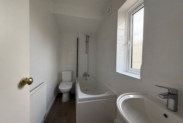 22, St Stephens Road, London photo 3