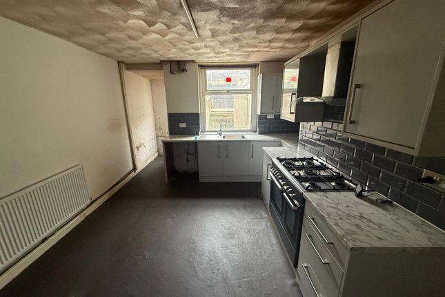 19, Westfield Road, Bradford photo 5