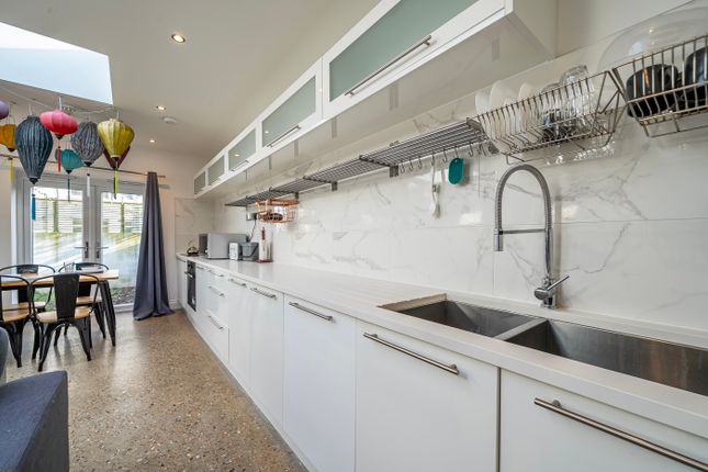10, Grizedale Terrace, London photo 3
