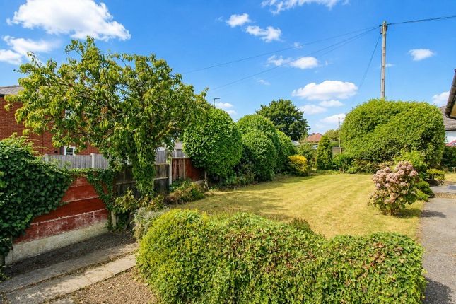 41, Hallcroft Drive, Wakefield photo 4