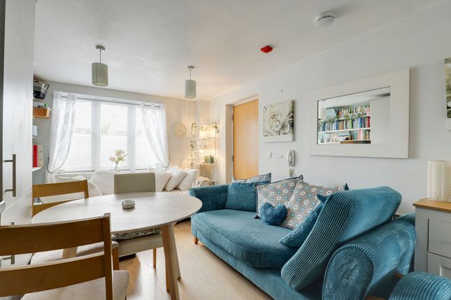 Apt 2, Regency Point Radcliffe Road, Nottingham photo 3
