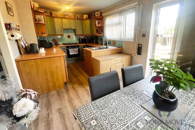 16, Derwent Avenue, Derbyshire photo 2