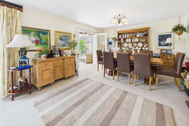 36 Letch Hill Drive, Cheltenham photo 2