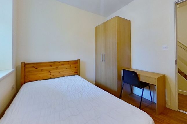 Shared accommodation to rent in Broadway, Treforest, Pontypridd