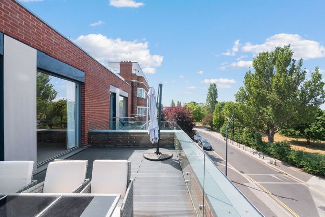 154,Flat 5, Chronicle Heights, Olive Road, London photo 4