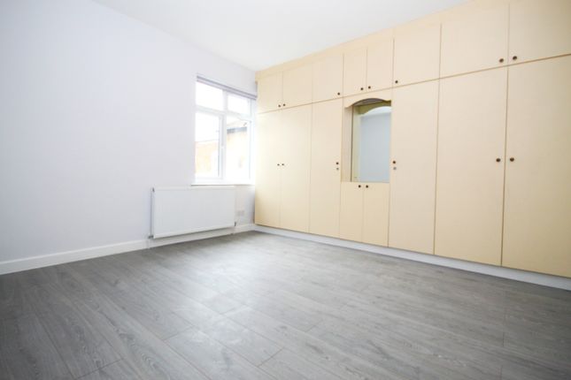211a East Lane, Wembley photo 3