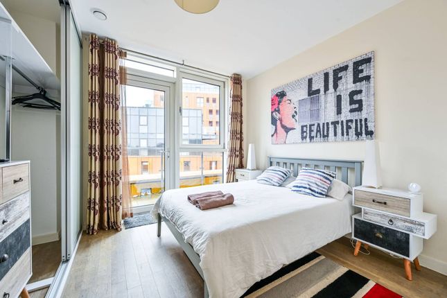 Thumbnail Flat to rent in Cable Walk, Greenwich, London
