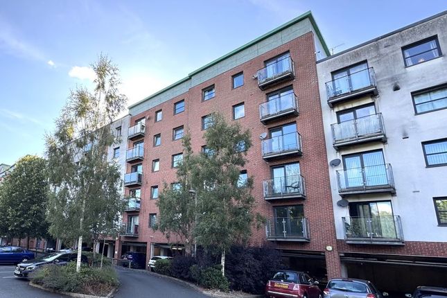 2-bed flat on 302, Lower Hall Street, St. Helens, £30,000