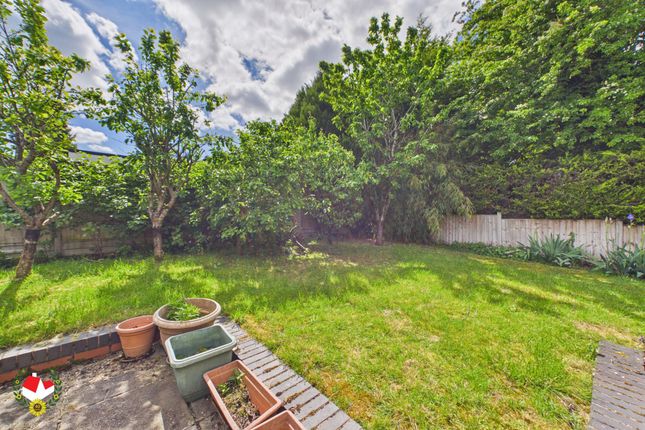 23 Briar Lawn, Gloucester photo 4
