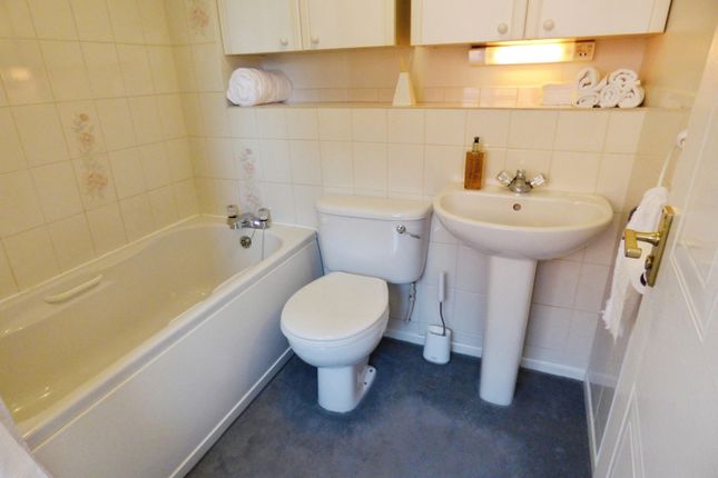 59, Cheltenham Gardens, Southampton photo 3