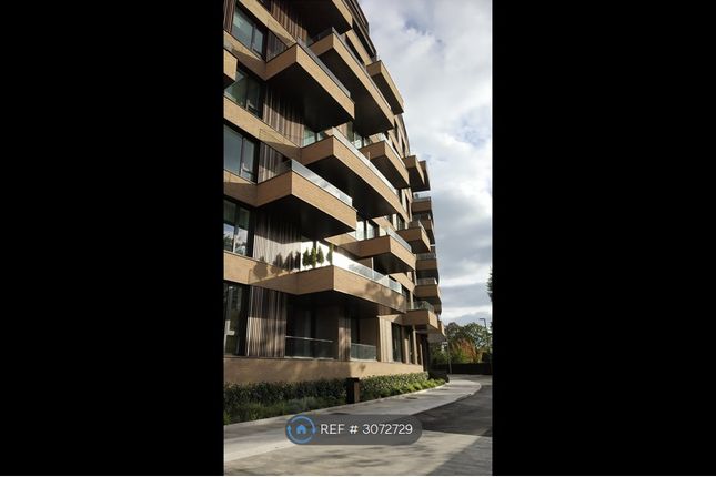Wood Crescent, London photo 4
