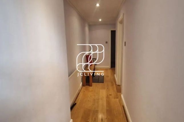 Flat to rent in Edith Road, London